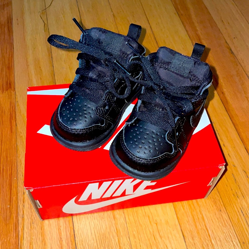 Air Jordan Gym Shoes